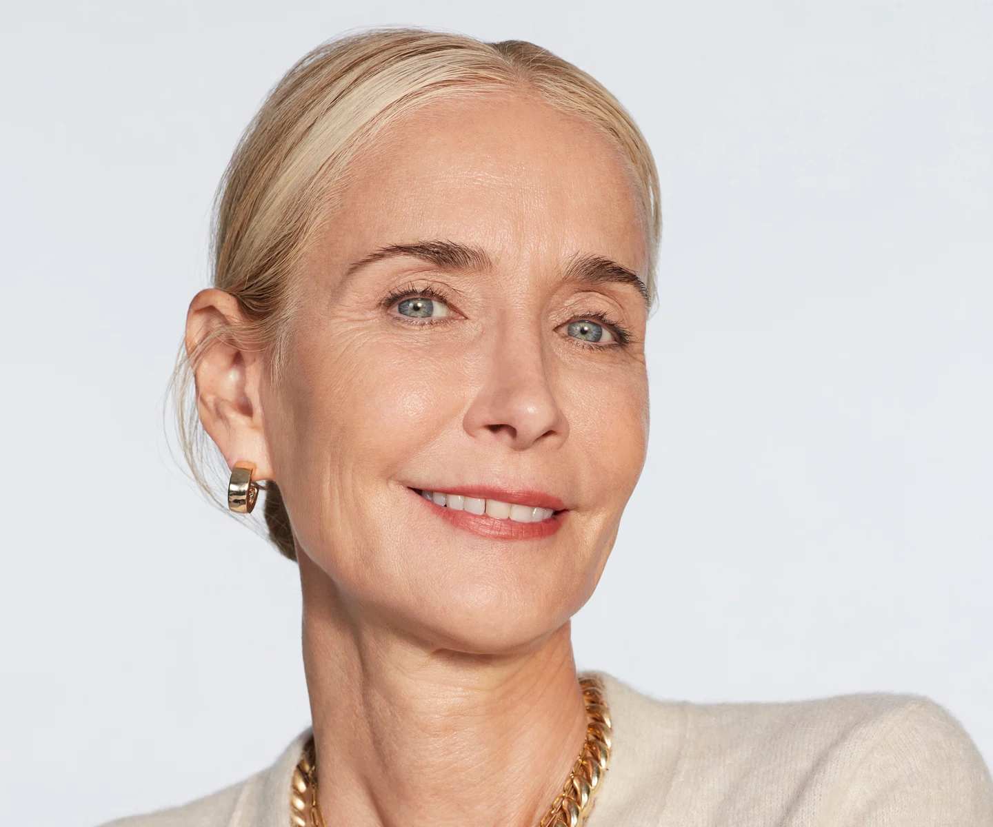 Portrait of a smiling woman