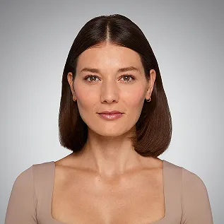 Victoria, a JUVÉDERM® patient. - thumbnail 2